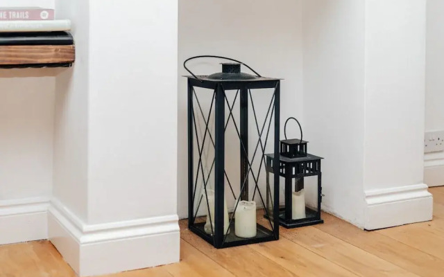 Chalk House - Pet Friendly - From 125 Per Night