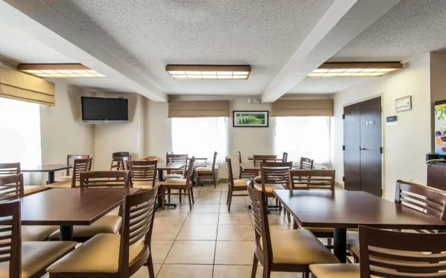 Sleep Inn Kansas City International Airport