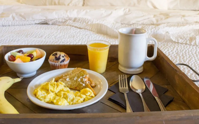 Cloverleaf Suites Columbus