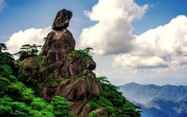 Sanqing Mountain Hongshan Homestay (Gangshou Cableway Station)