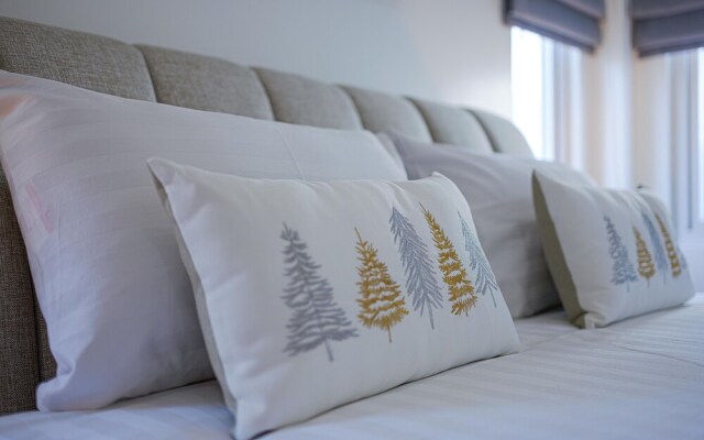 Private Modern 3 Bedroom Pool Villa- AV1