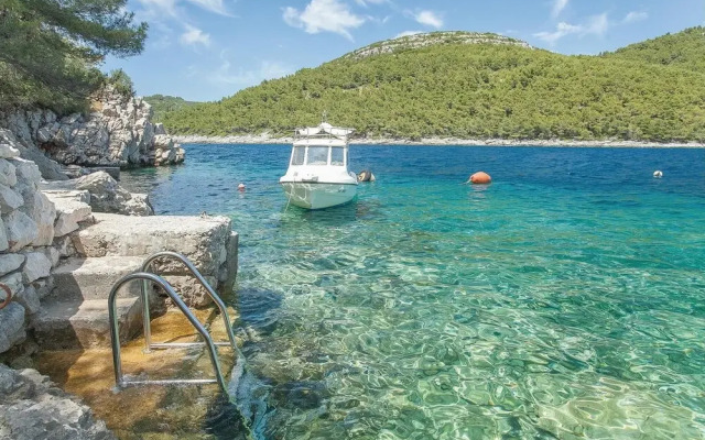 Amazing Home in Poplat With Wifi and 2 Bedrooms