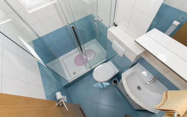 Anka - Amazing Location - SA7