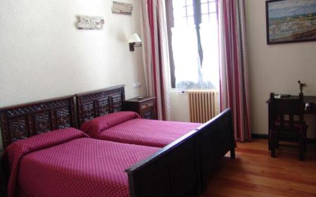 Hostal Ayestaran II