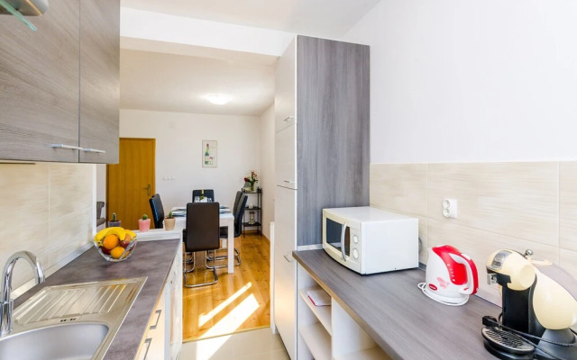 Apartments & Rooms Maždin