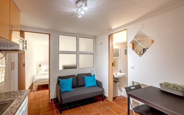 Alfama Tiny by Homing
