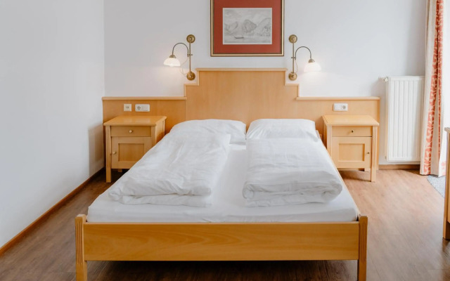 Romantik Residenz Ferienwohnungen Hotel Im Weissen Rössl