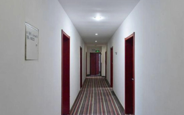 Qianyuan Hotel (Dalian Xi'an Road Shop)