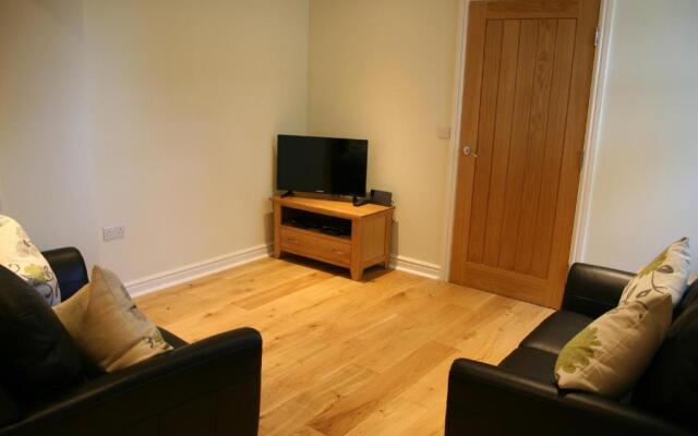 Highlands Apartment 5