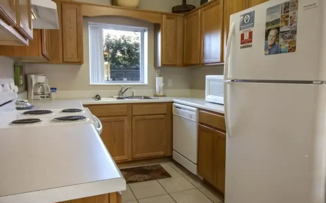 Whispering Pines 513