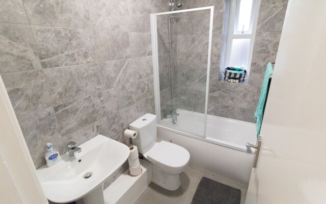 Ideal Home Away in Bury