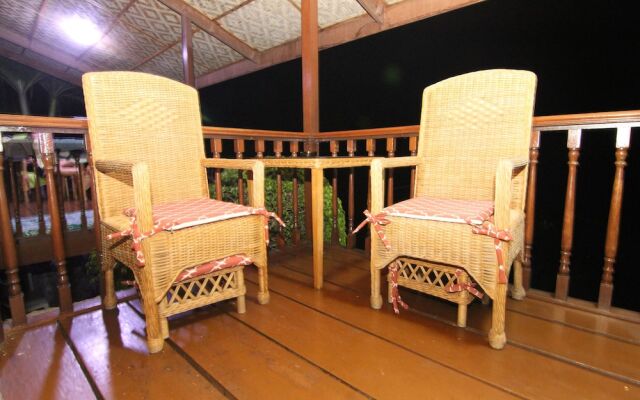 Parrot Paradise Resort