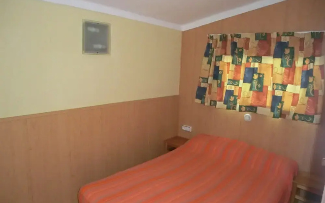 Bungalow in Cambrils Near Esquirol Beach