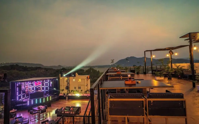 THE COURTYARD - Beyond Bar & Club