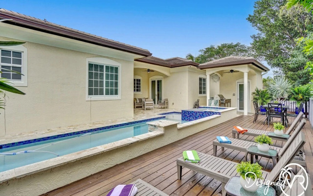 CASA NOBU Modern 6BR w POOL & Gameroom