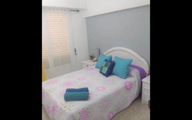 Deluxe 3 Bedroom Apartment, Balcony, 15 Minutes Walk To City And Beach Sys2