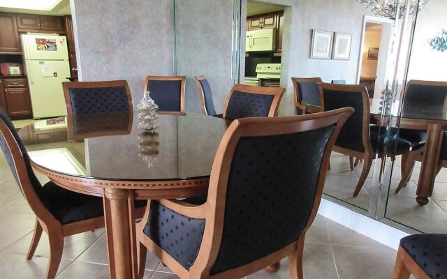 Creciente 313N by RedAwning