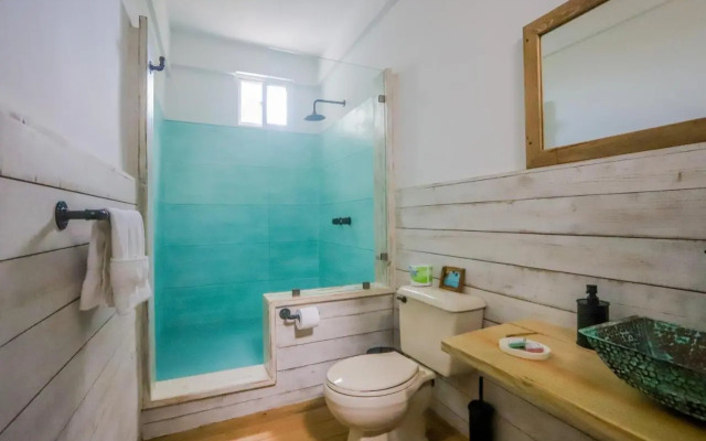 Kokomo Beach Suites
