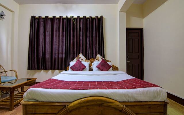 OYO 13844 AKD Hotel