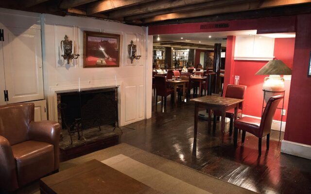 The Red Lion Inn Resort 1704