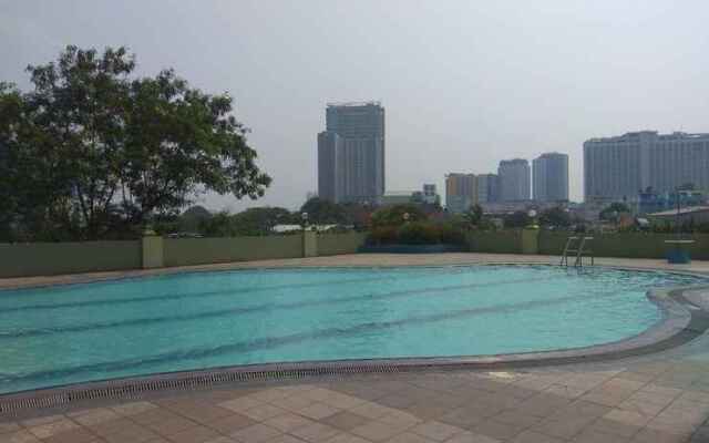 New Furnished 1BR Rajawali Apartment