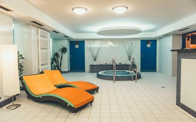 Tommy - Congress & Relax Center