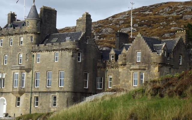 Amhuinnsuidhe Castle