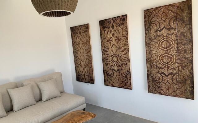 KHAMSA Mykonian Suites