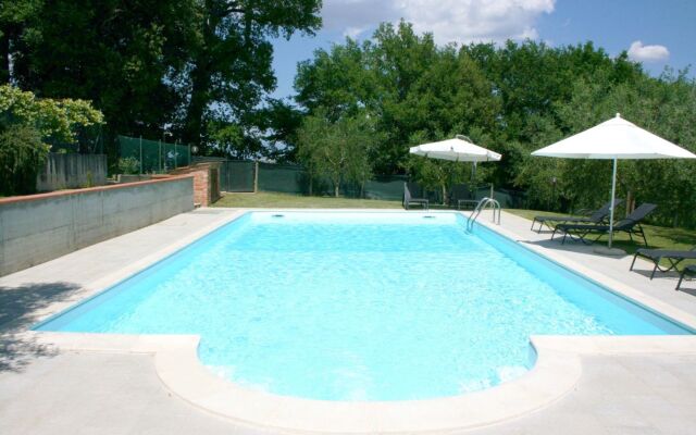 Wonderful Private Villa With Private Pool, TV, Pets Allowed and Parking, Close to Montepulciano