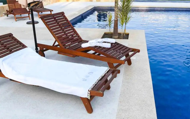 Bambu Residencial with Pool Near Beach