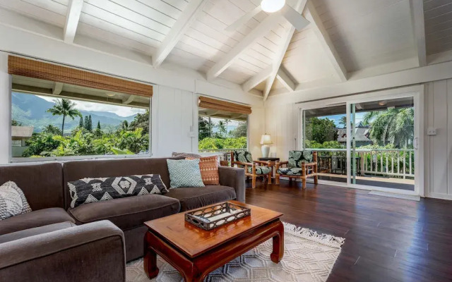 Hale Naninoa 5 Bedroom Home by RedAwning