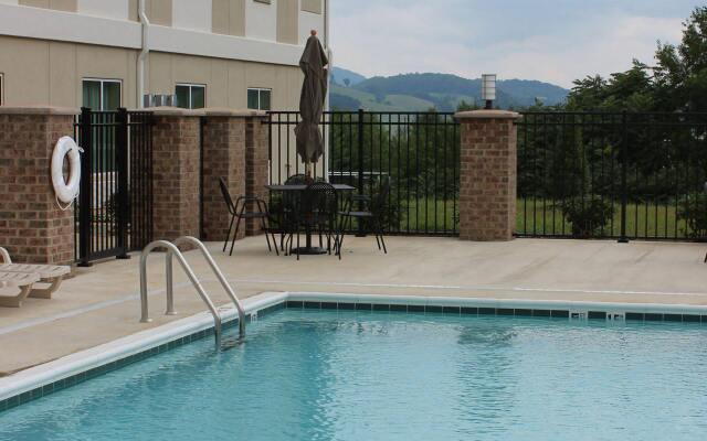 Holiday Inn Express & Suites Lebanon by IHG