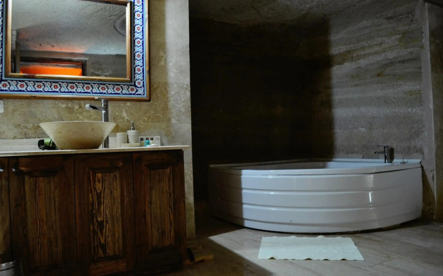 Family Cave Suites Hotel