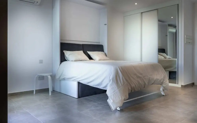 Top Studio With View-hosted by Sweetstay