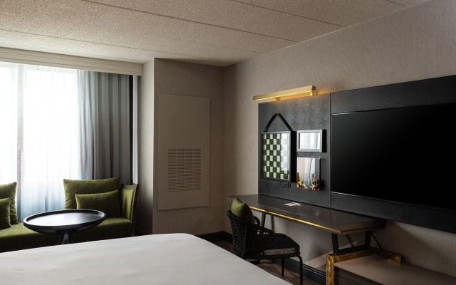 Renaissance Chicago North Shore Hotel