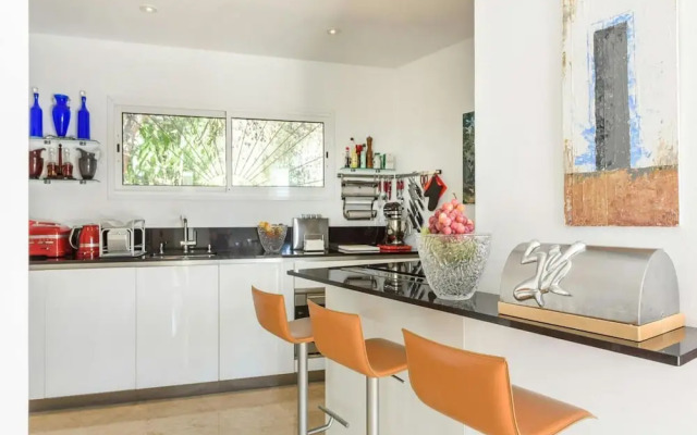 Magnificent Holiday Home With View