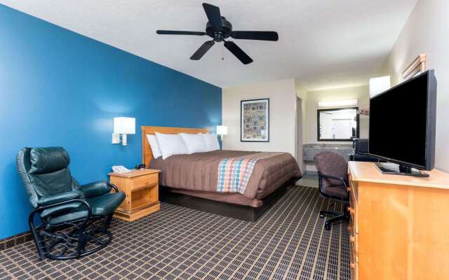 Days Inn by Wyndham Forest