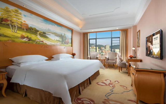Vienna International Hotel (Shenzhen Airport Hangcheng)