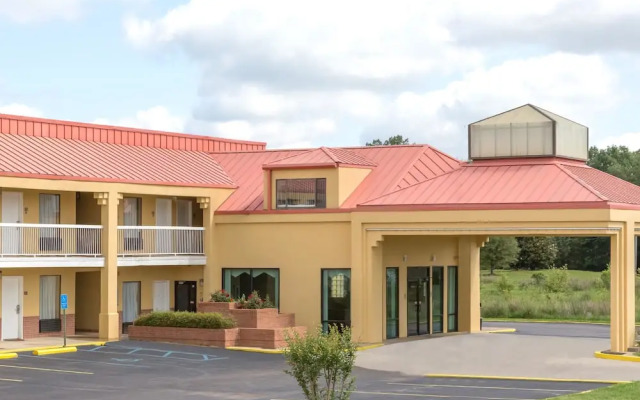 Super 8 By Wyndham Madison/Ridgeland Area