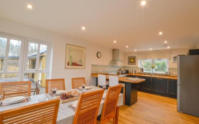 Blackmount House