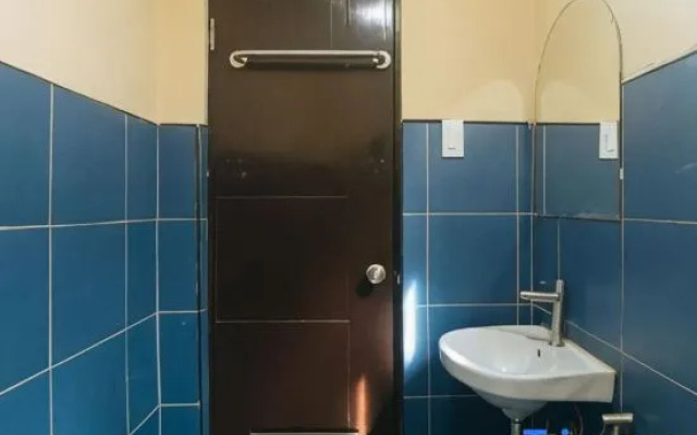 RedDoorz @ MUBG Apartelle near Baclaran Church