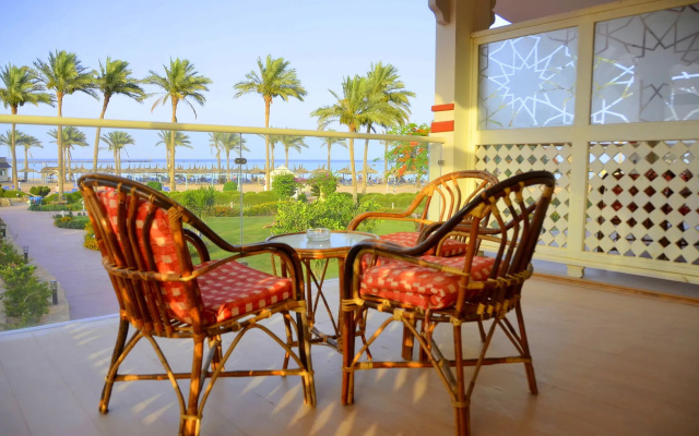Sea Beach Edge By Rotana Hotel
