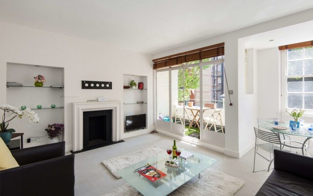 The Wonderful Chelsea Manor Street Apartment - CHK