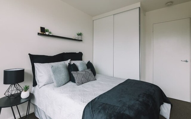 Cosy Melbourne Apartment Close To CBD