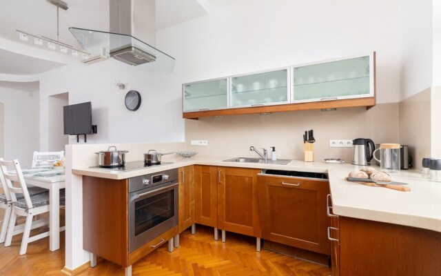 Family Apartment Slowackiego by Renters