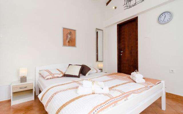 Apartment Burin