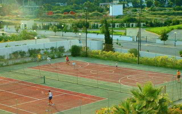 Aquaterra Bahia Beach Hotel