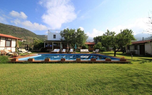 Bal Badem Bungalov