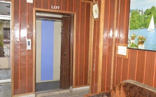 Hotel Sharma Palace