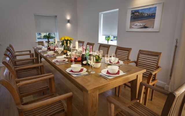 Moult Hill Barn